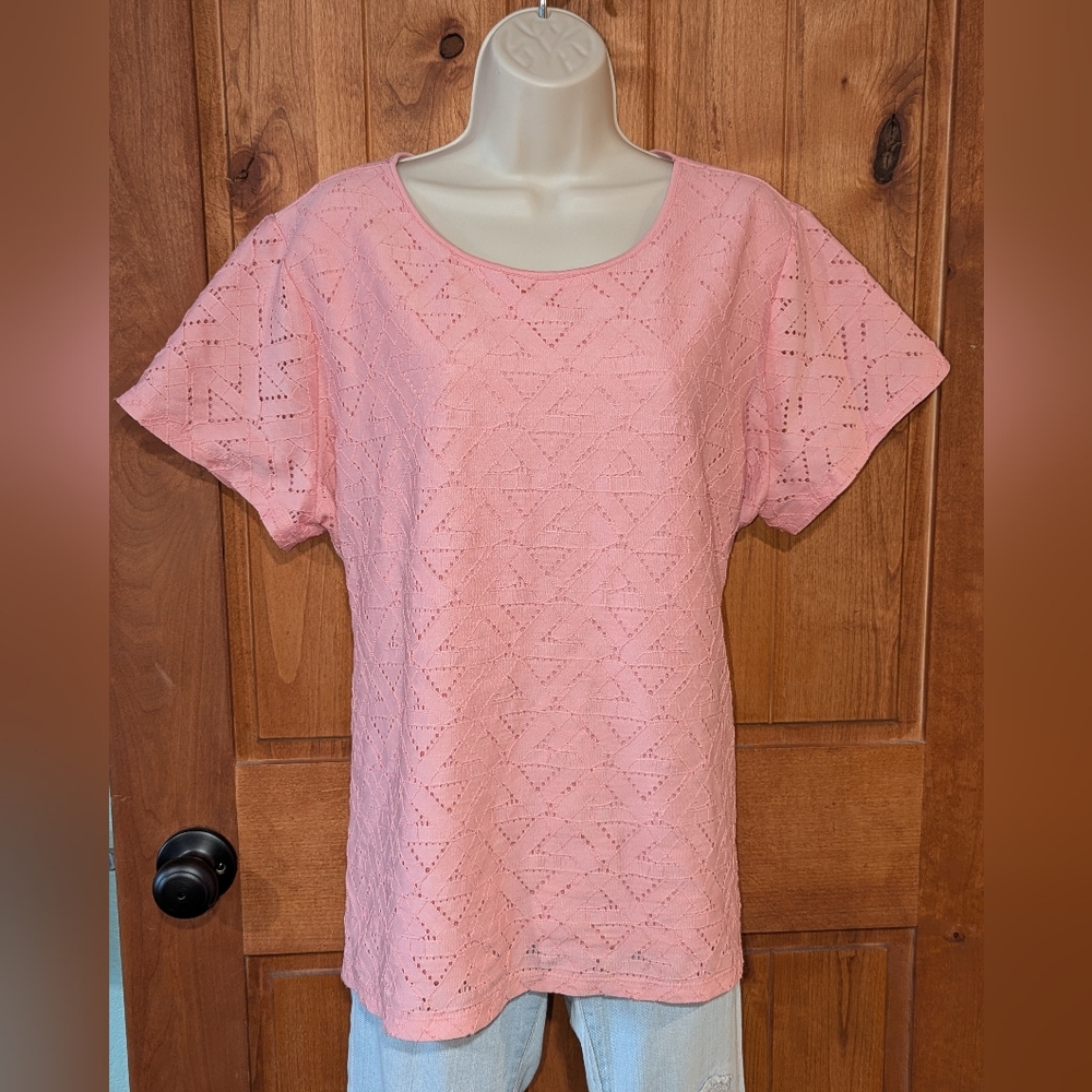 Liz Claiborne Pink Eyelet Short Sleeve Top